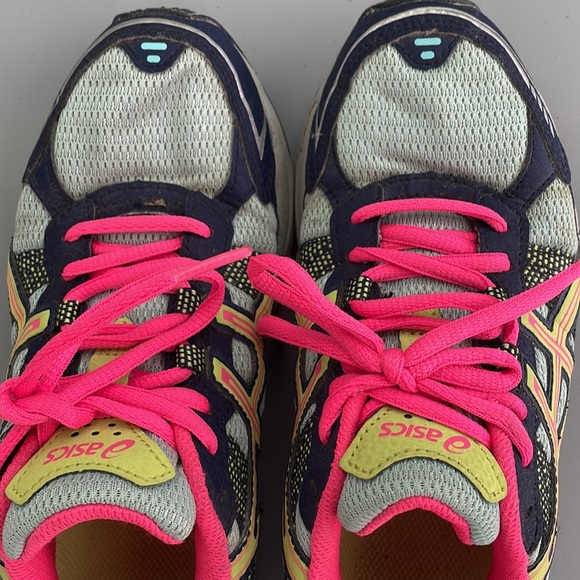 EUC ASICS sneakers size 6.5 - Picture 5 of 6